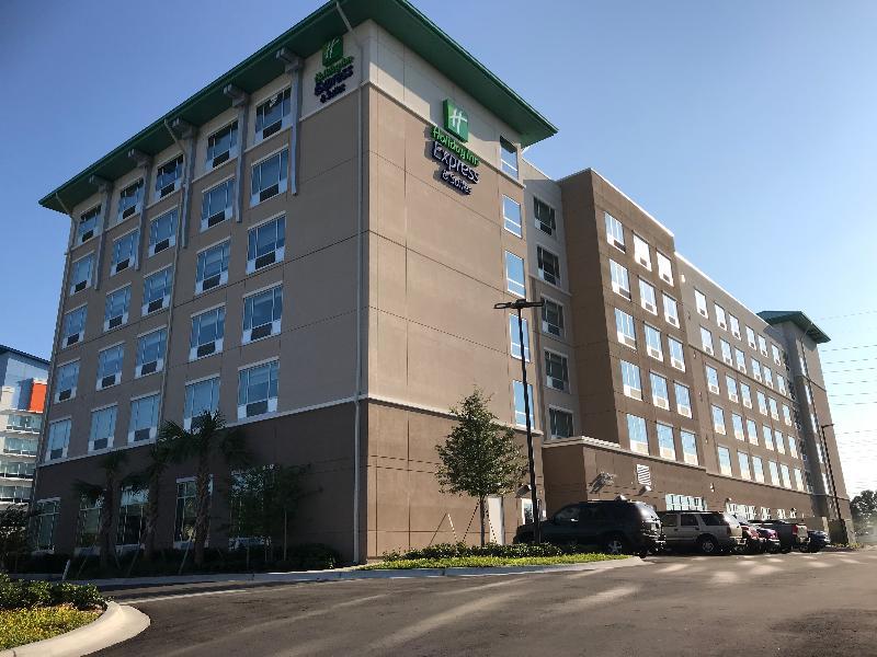 Hotel Holiday Inn Express & Suites - Orlando At Seaworld By Ihg 3*